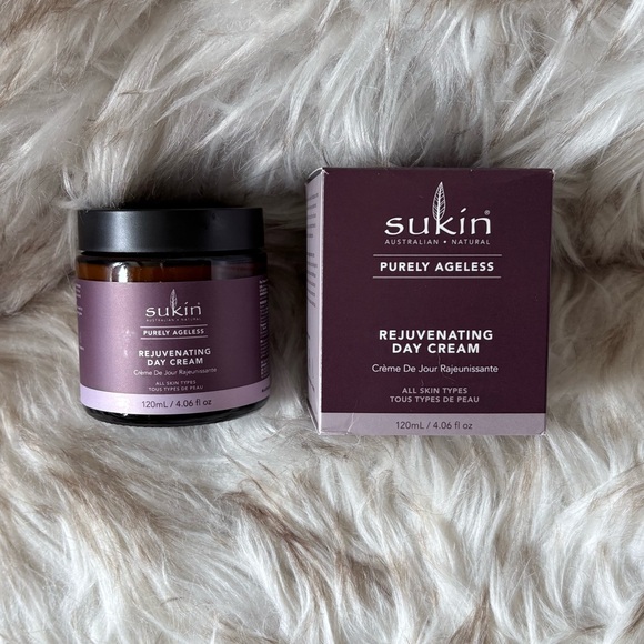 Rejuvenating Day Cream - Picture 4 of 7